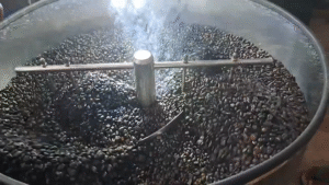 PETANI KOPI LERENG RAUNG KELUHKAN HARGA TAK STABIL, MINTA PEMKAB RANCANG DISTRIBUSI SENDIRI