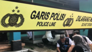 Bayi Baru Lahir Ditinggalkan di Teras Rumah, Pelaku Terekam CCTV