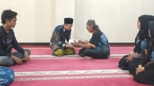 Ramadhan Penuh Berkah, Relawan SKB Bagikan Mushaf Al-Qur’an di Balung