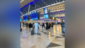 Maskapai Batal Terbang, Jamaah Umroh Asal Jember Tertahan di Bandara Jeddah