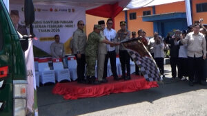 Bulog Dan Pemkab Jember Mulai Salurkan Bantuan Pangan Ke 390 Ribu Warga